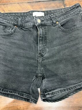H&M High-Rise Black Denim Women’s Shorts Size 6